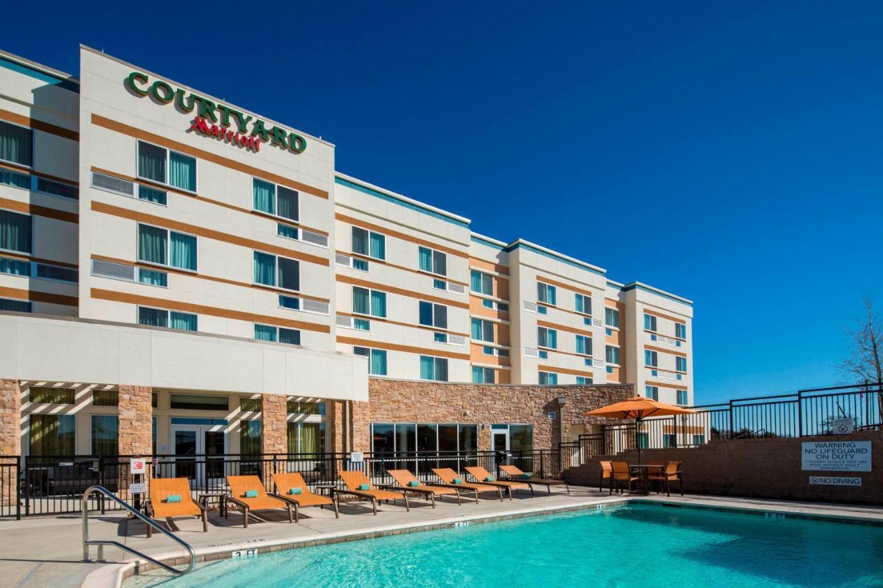 Courtyard By Marriott Dallas Midlothian At Midlothian Conference Center Exterior photo