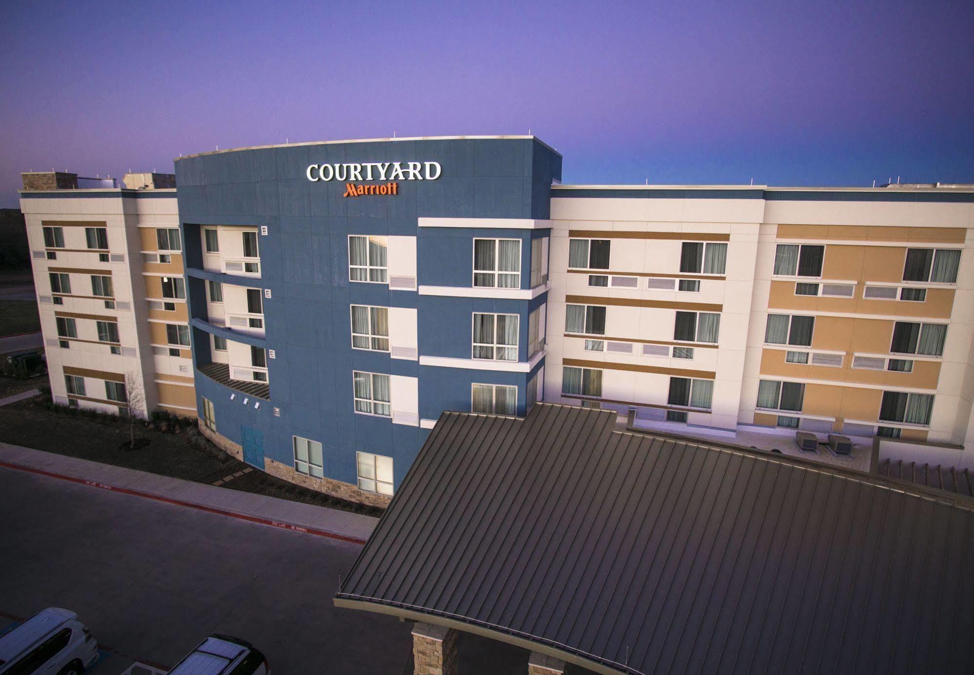 Courtyard By Marriott Dallas Midlothian At Midlothian Conference Center Exterior photo