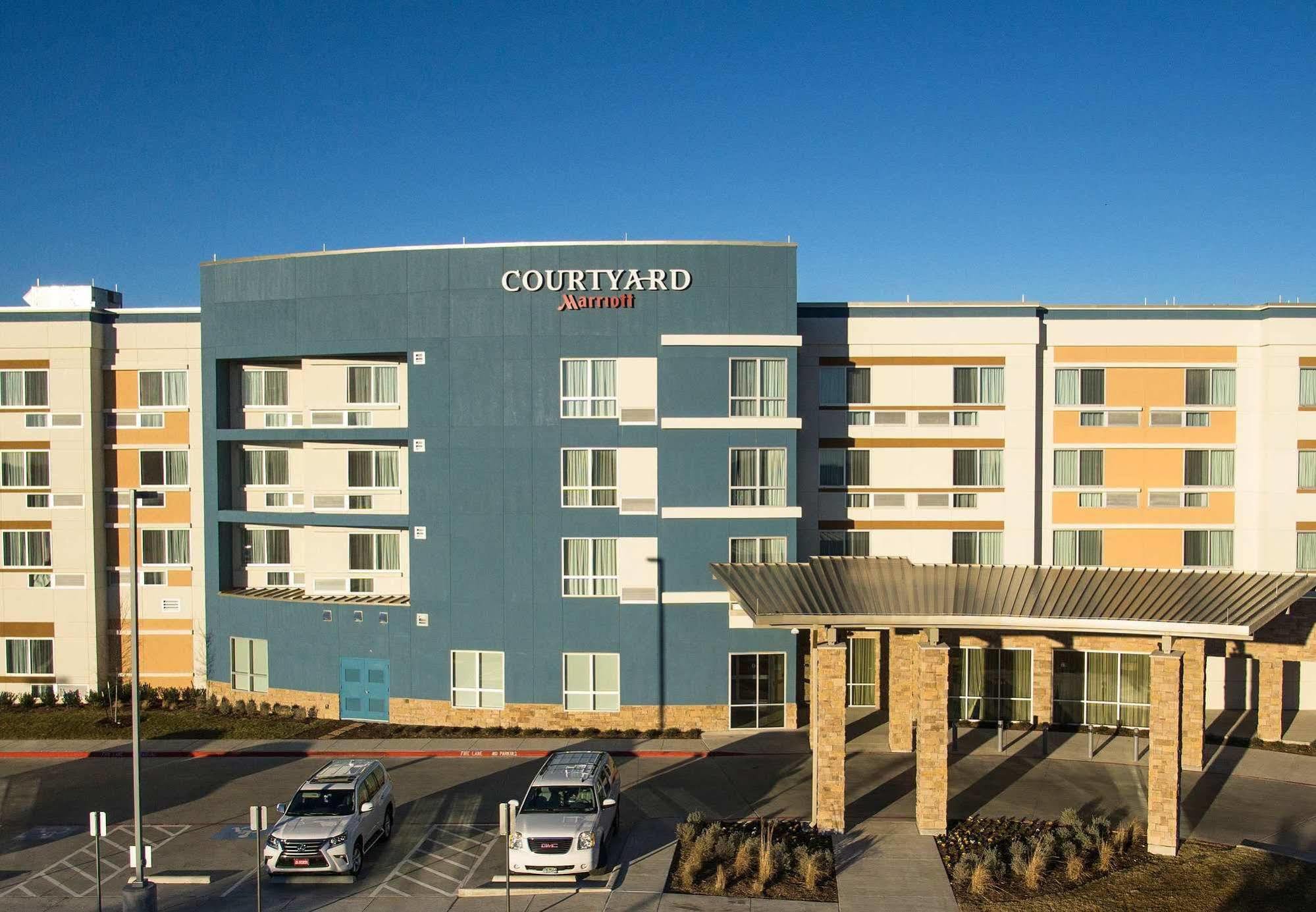 Courtyard By Marriott Dallas Midlothian At Midlothian Conference Center Exterior photo