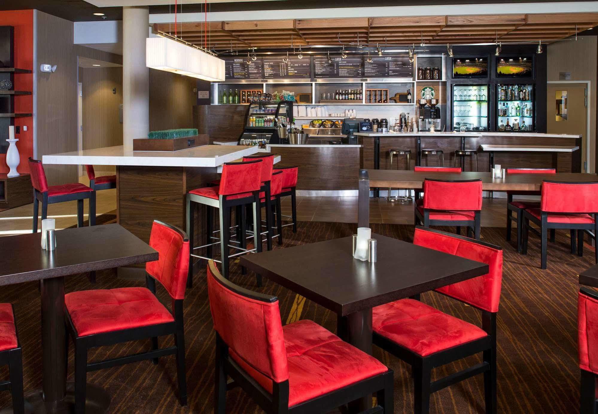 Courtyard By Marriott Dallas Midlothian At Midlothian Conference Center Exterior photo