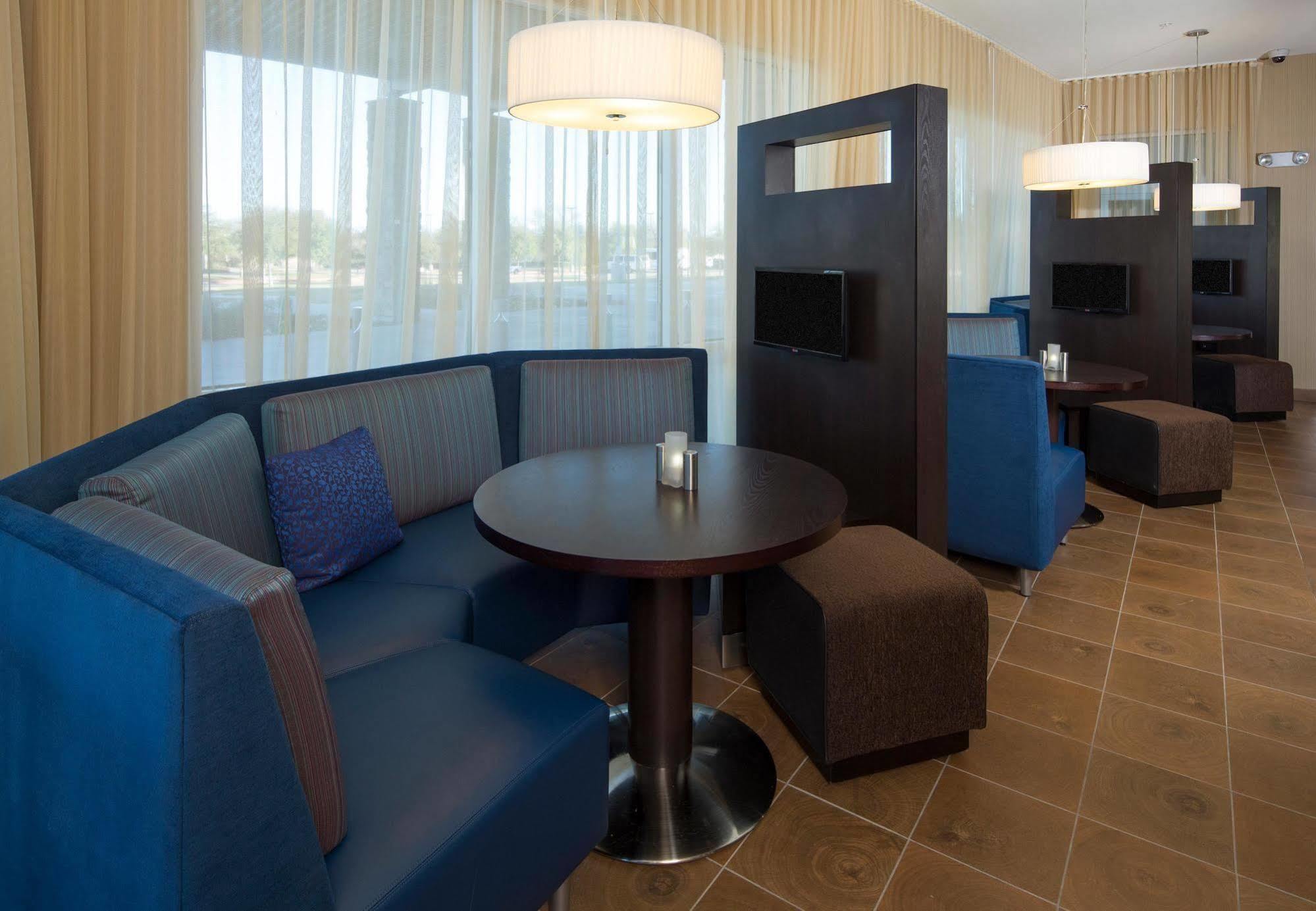 Courtyard By Marriott Dallas Midlothian At Midlothian Conference Center Exterior photo